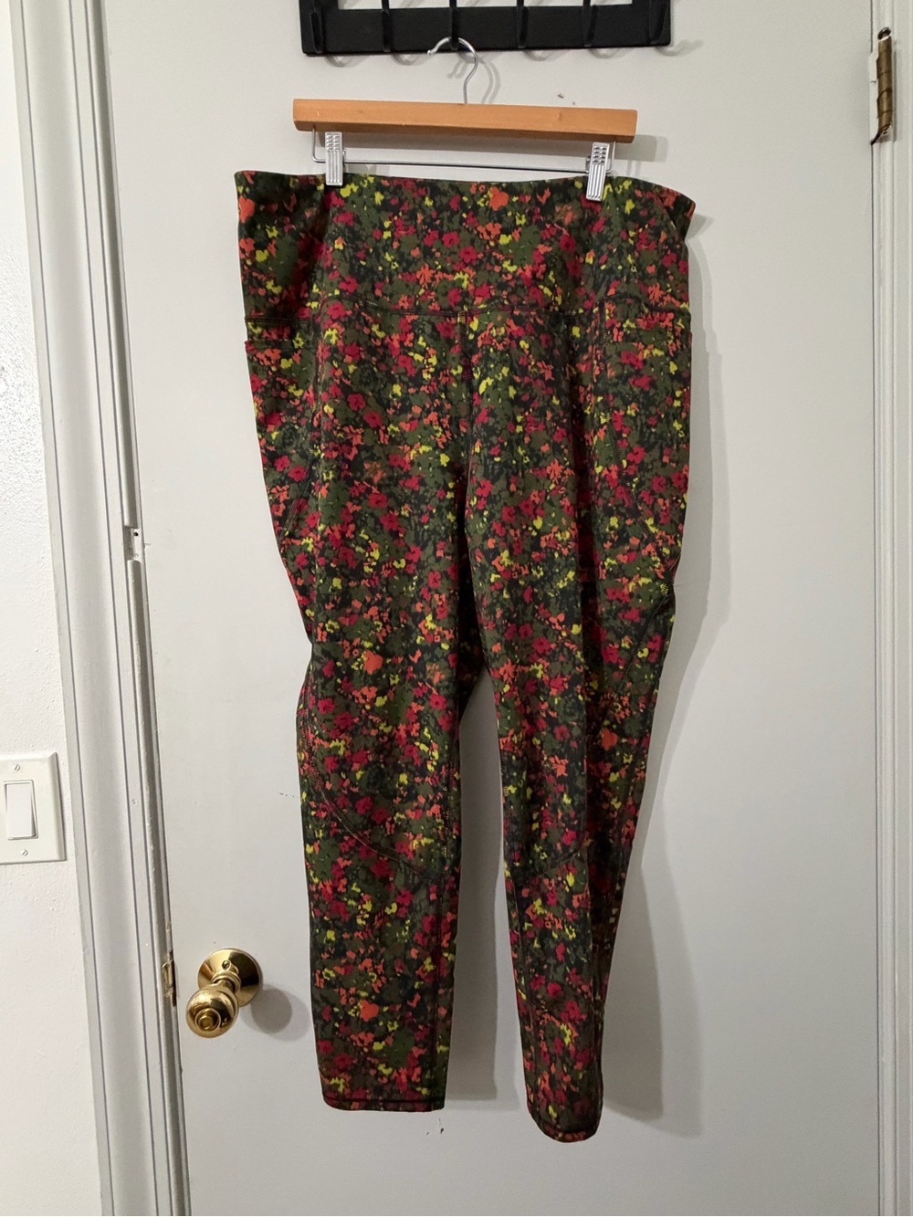 Floral Print High-Waisted workout leggings
